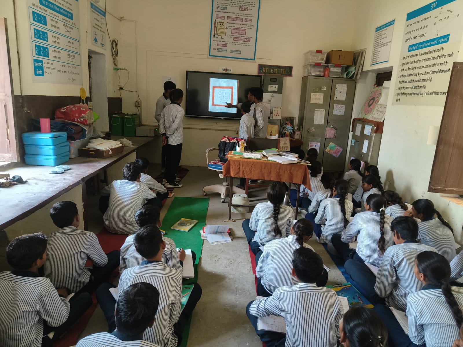 Sarsana school students